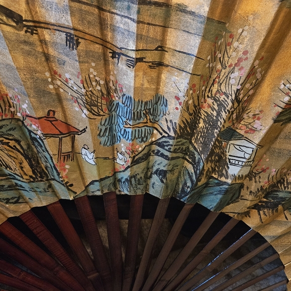 Vintage Large Handpaint Chinoiserie Gold Paper Fold Out Fan from the Philippines - Picture 6 of 16